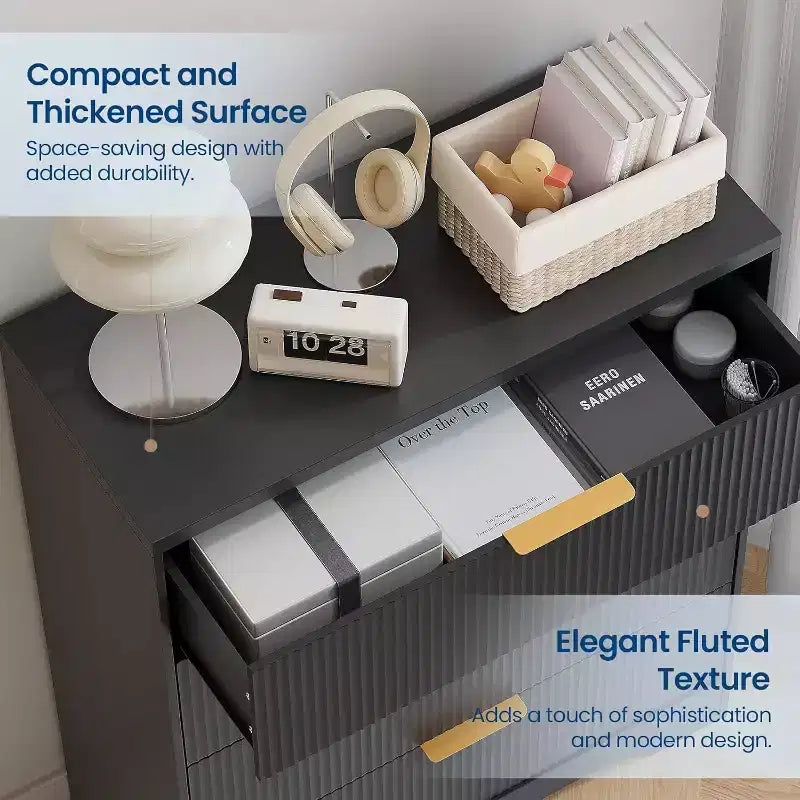 Commode cannelée à 4 tiroirs, chiffonnier de 98 cm de haut avec poignées en métal doré pour chambre à coucher, salon et couloir