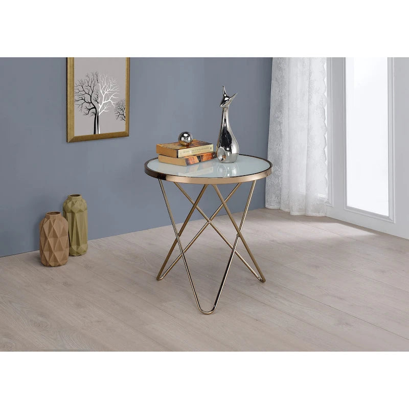 Tavolino Rotondo con Piano in Vetro Satinato e Finitura Color Champagne, con Base in Metallo a V