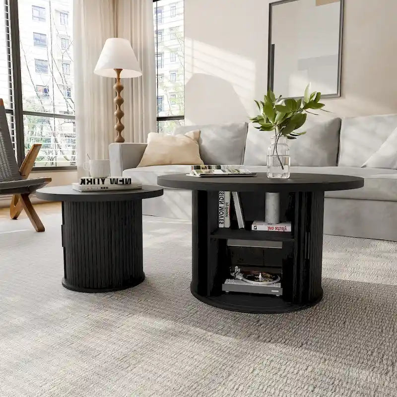 Tavolino rotondo con ripiano contenitore e design a serrandina