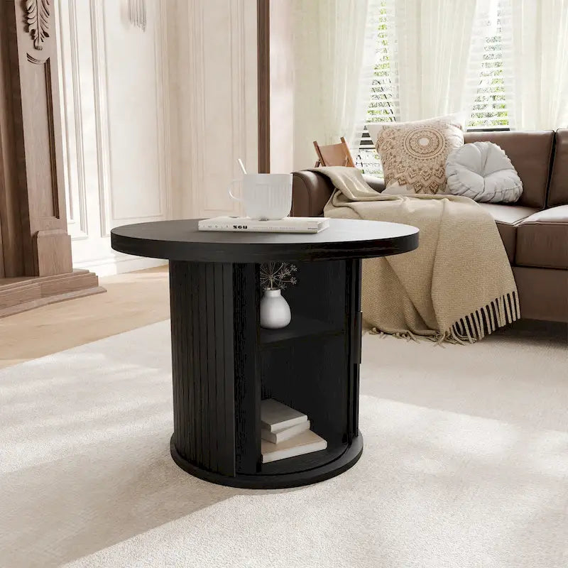 Tavolino rotondo con ripiano contenitore e design a serrandina