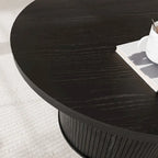 Tavolino rotondo con ripiano contenitore e design a serrandina