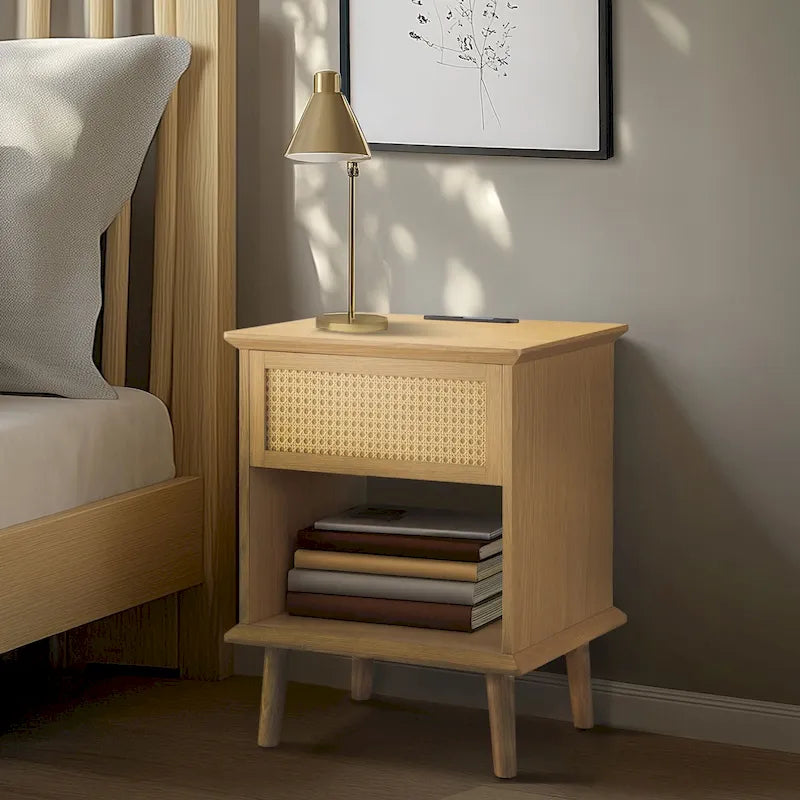 Tavolino d'appoggio Chelsea Square Teagan in Rattan con Cassetto Contenitore, Stazione di Ricarica e Luce LED Touch - 15,25x23,75