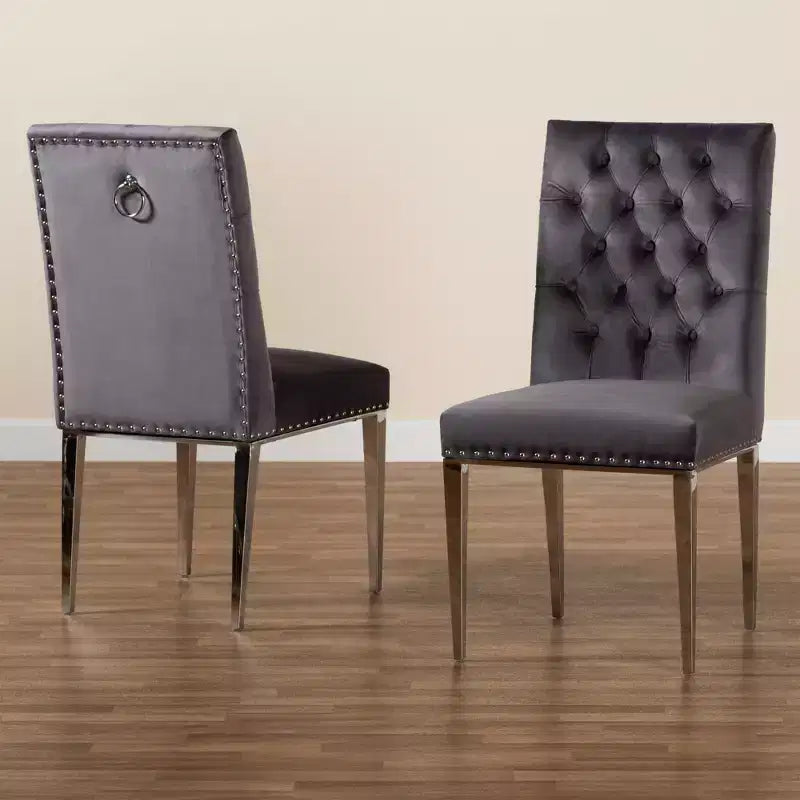 Sedia da pranzo Caspera in velluto e metallo, stile glam contemporaneo e lussuoso