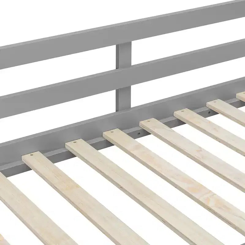 Letto a soppalco in legno per una piazza e mezza/matrimoniale con scala, mensole, cassetto e scrivania