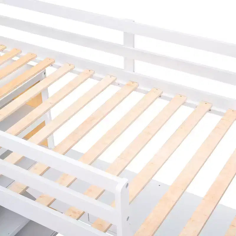 Letto a soppalco in legno per una piazza e mezza/matrimoniale con scala, mensole, cassetto e scrivania