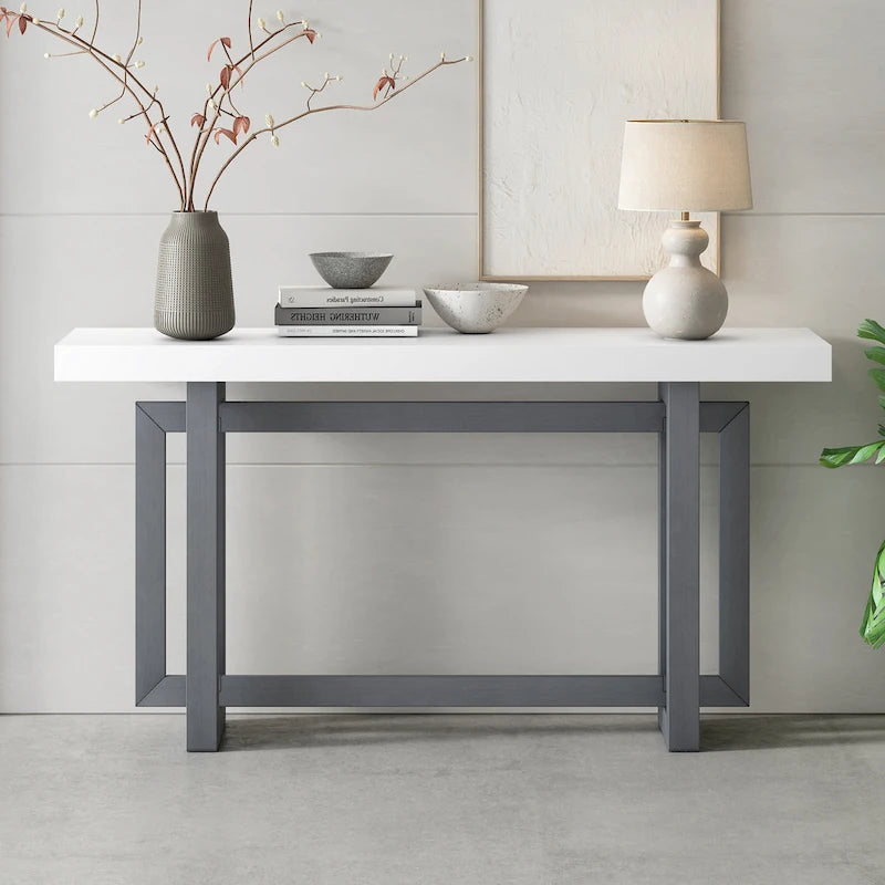 Consolle con piano in legno e cemento di ispirazione industriale