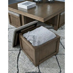 Signature Design by Ashley Tavolino da caffè Boardernest marrone con 4 sgabelli - 40W x 40D x 18H
