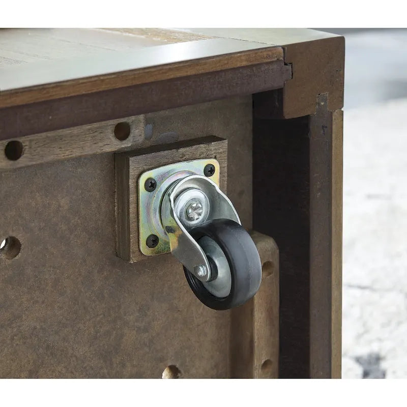 Signature Design by Ashley Tavolino da caffè Boardernest marrone con 4 sgabelli - 40W x 40D x 18H