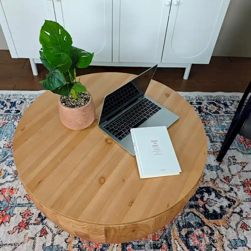 31.50Vintage Style Coffee Table