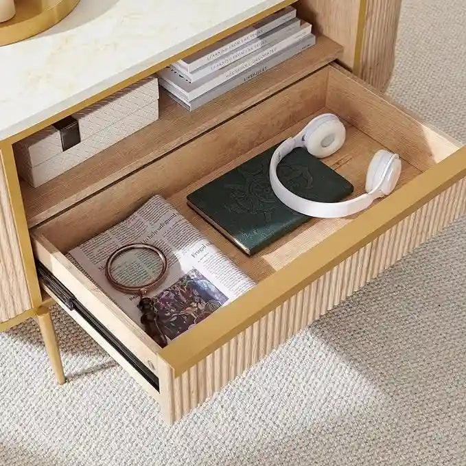 Tavolino da caffè scanalato moderno di lusso, tavolino da salotto con piano in finto marmo
