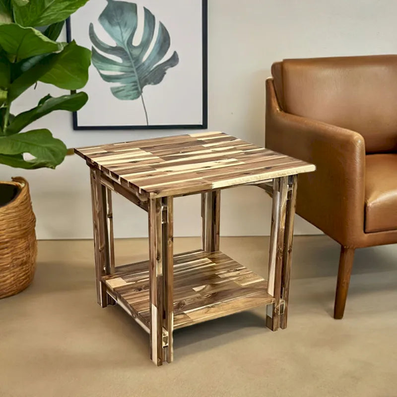 Tavolino terminale architettonico in legno di acacia con ripiano
