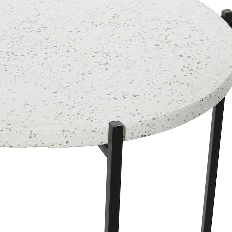 Tavolino d'appoggio/laterale con base a X in metallo nero e piano in pietra terrazzo - Bianco - Roche River Decor
